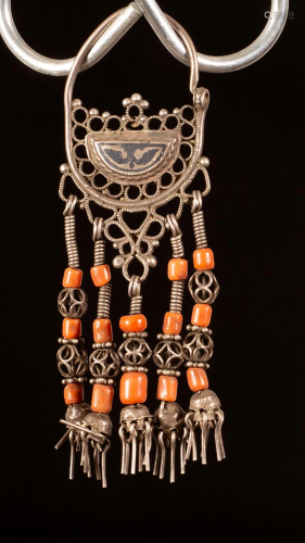 A pair of silver and coral earrings - Uzbekistan - 19th