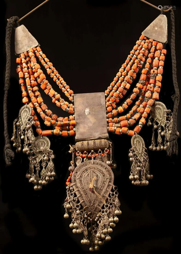 A silver and coral impressive lazem necklace - Yemen