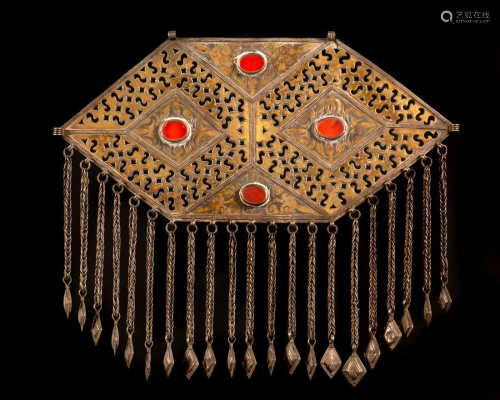 A fine gilt silver chest ornament - Turkestan, Teke