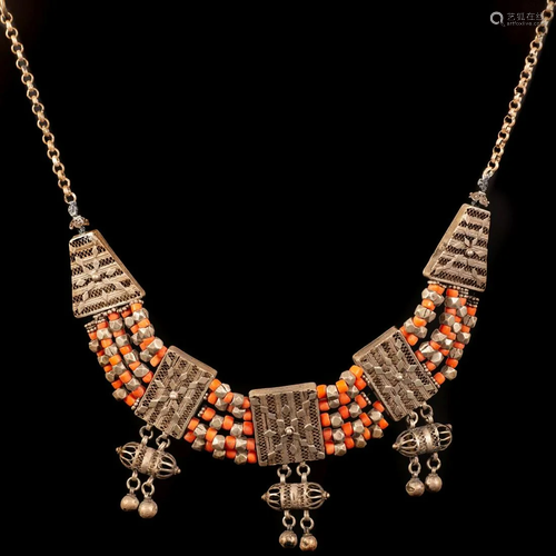 A silver and coral high-quality lazem necklace - Yemen