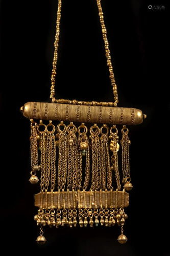 A gilt silver beads necklace with hirz pendant - Yemen