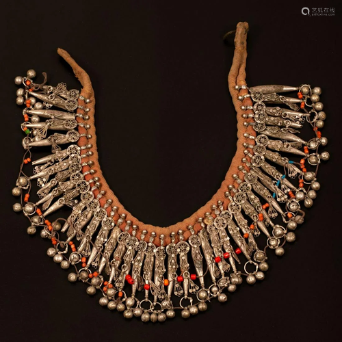 An early silver Labbeh wedding necklace - Yemen