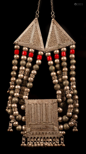 A massive silver necklace - Yemen 20th century