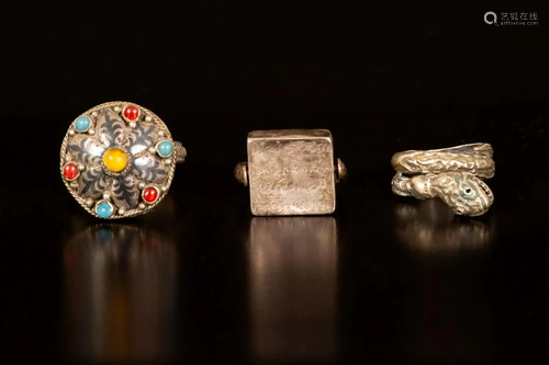 A lot of three antique rings - Caucasus / Iran