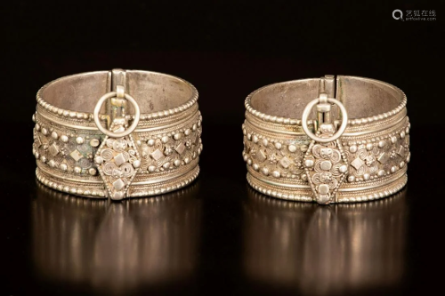 rare pair of Palestinian silver bracelets -early 20th c