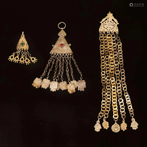 A lot of three gilt silver pendants -Tunisia, 19th