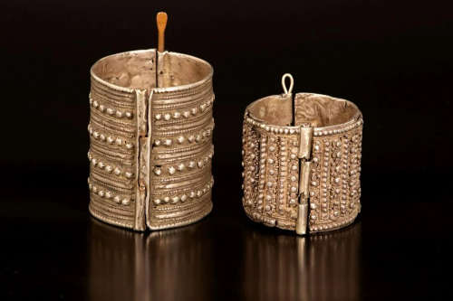 A lot of two silver Yemenite bracelets - Yemen