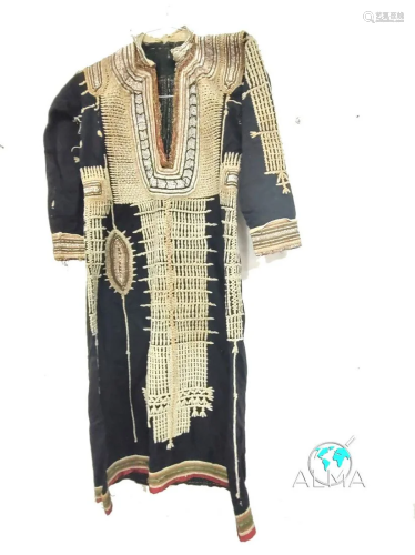 A lot of two Yemen festive Korta dress embroidered with