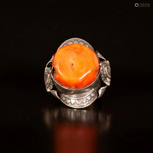 A Silver and Coral massive ring - Nepal, 20th century