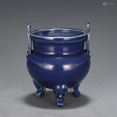 A CHINESE BLUE GLAZED PORCELAIN TRIPOD INCENSE BURNER