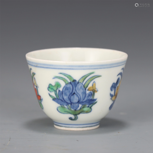 A CHINESE DOU-CAI FLOWERS PORCELAIN CUP