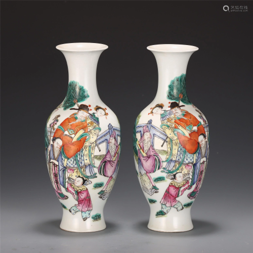 PAIR CHINESE WU-CAI FIGURES STORY PORCELAIN VASES