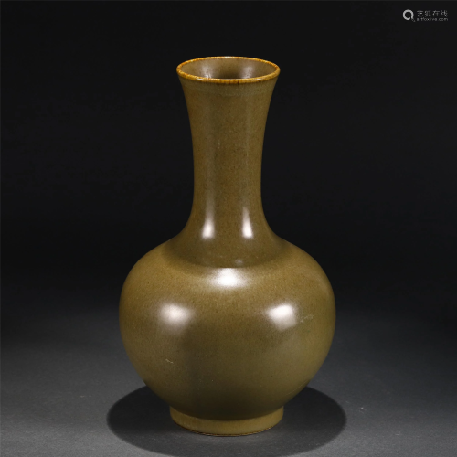 A CHINESE TEA-COLOR GLAZED PORCELAIN VASE