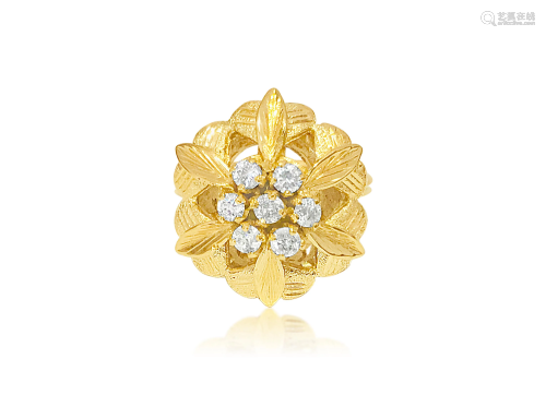 Vintage Open Flower Ladies Diamond & Gold Ring