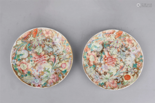 PAIR CHINESE GOLDEN-GROUND FAMILLE ROSE PORCELAIN