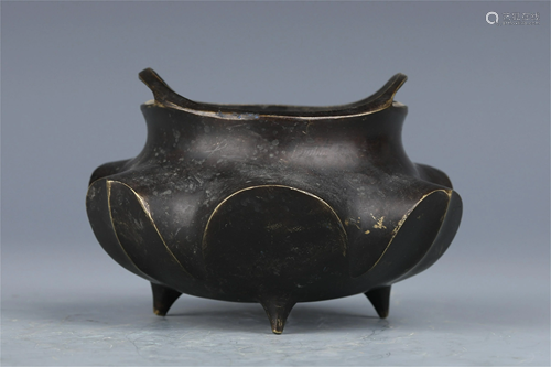 A CHINESE BRONZE TRIPOD INCENSE BURNER