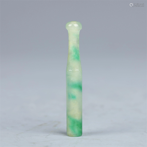 A CHINESE JADEITE CIGARETTE HOLDER