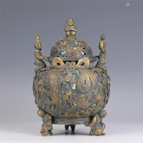 A CHINESE HARD-STONES INLAID GILT BRONZE JAR AND COVER