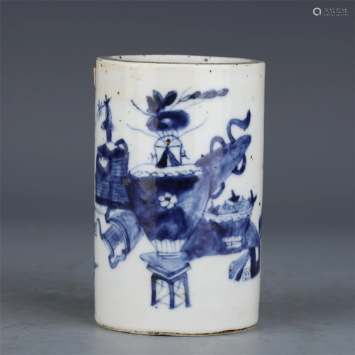 A CHINESE BLUE AND WHITE PORCELAIN BRUSH POT