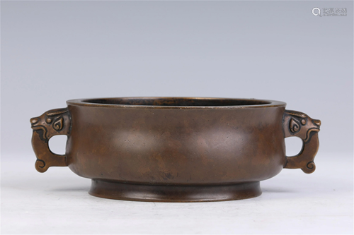 A CHINESE BRONZE CENSER WITH DOUBLE BEAST HANDLES