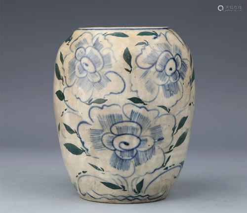 A CHINESE BLUE AND WHITE FLOWERS PORCELAIN JAR