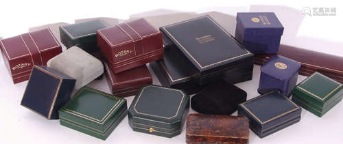 Quantity of jewellery boxes (void)