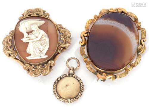 Mixed Lot: Victorian carved shell cameo depicting Hebe and t...