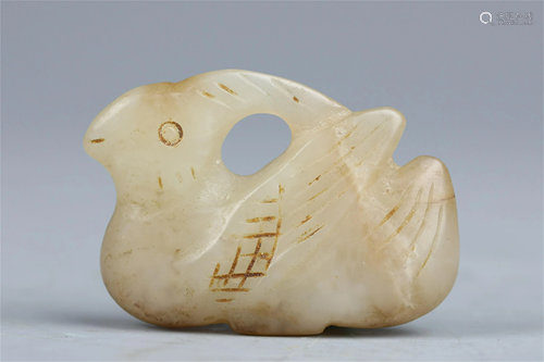 A CHINESE JADE CARVED BIRD SHAPE PENDANT