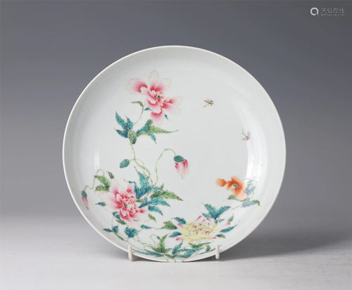 A CHINESE FAMILLE ROSE BUTTERFLIES&FLOWERS PORCELAIN