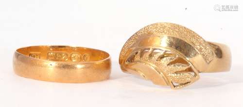 Mixed Lot: 22ct gold wedding ring of plain polished design, ...