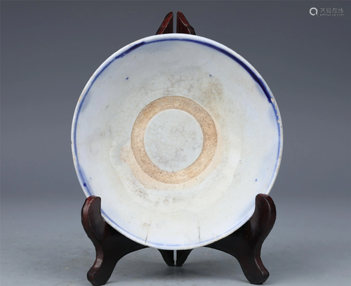 A CHINESE BLUE AND WHITE PORCELAIN BOWL