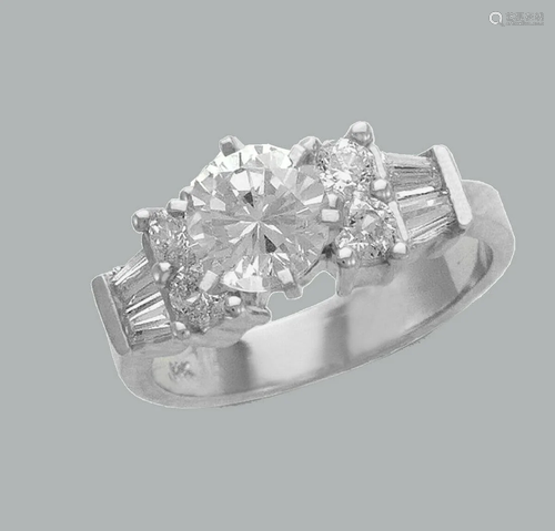 14K WHITE GOLD LADIES FANCY ENGAGEMENT RING ROUND