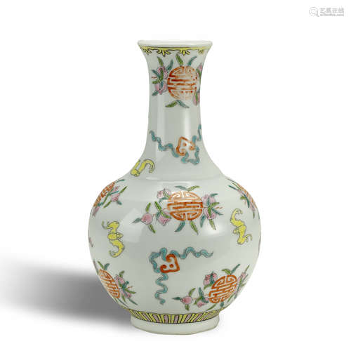 QING DYNASTY,FAMILLE-ROSE VASE