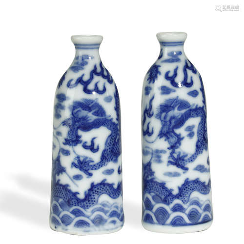 QING DYNASTY,A PAIR OF BLUE AND WHITE GLAZED SNUFF BOTTLE