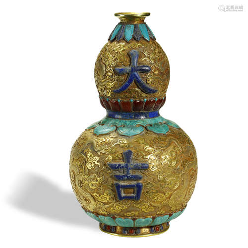 QING DYNASTY,HARDSTONE-INLAID GILT-BRONZE DOUBLE-GOURD VASE