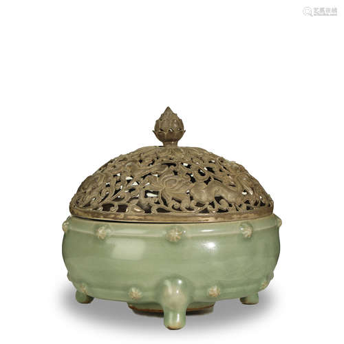 SONG DYNASTY,LONGQUAN-CELADON CENSER AND SILVER COVER