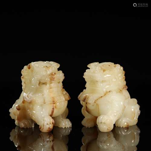 QING DYNASTY,A PAIR OF HETIAN JADE CARVED 