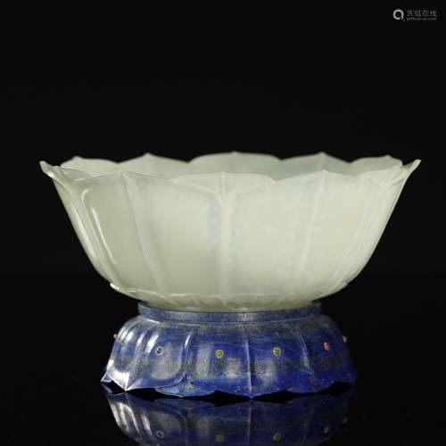 QING DYNASTY,HETIAN JADE MALLOW-SHAPED BOWL LAZURITE BASE