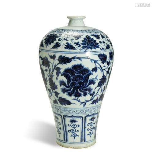 MING DYNASTY,BLUE AND WHITE GLAZED VASE,MEIPING