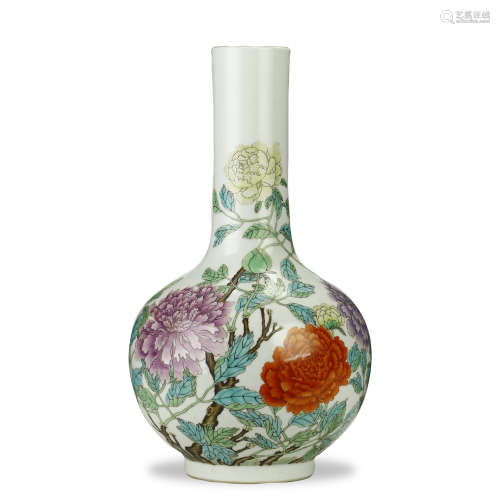 QING DYNASTY,A LARGE FAMILIARIZE VASE,TIANQIUPING