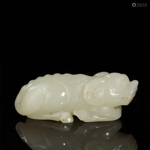 QING DYNASTY,HETIAN JADE CARVED MYTHICAL BEAST ORNAMENT