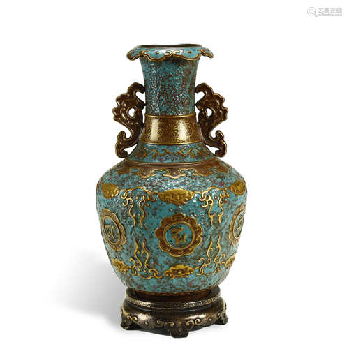 QING DYNASTY,A FINE FALANGCAI ENAMELLED GLASS VASE