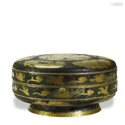 PARCEL-GILT SILVER BOX,TANG DYNASTY