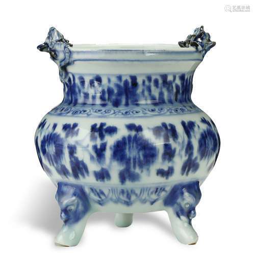 MING DYNASTY,BLUE AND WHITE GLAZED TRIPOD CENSER