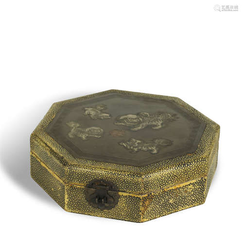 QING DYNASTY,WOOD-INLAID LEATHER OCTAGONAL BOX