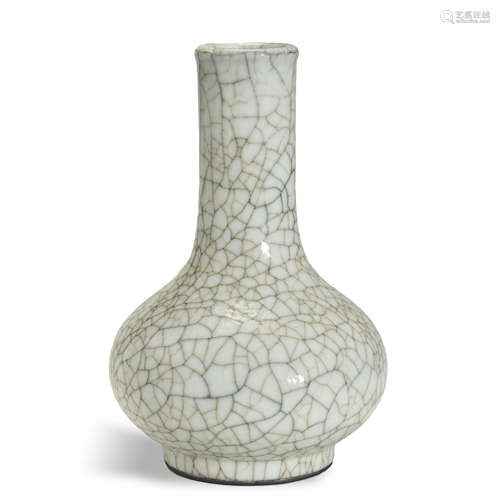 QING DYNASTY,A FINE GE-KILN VASE