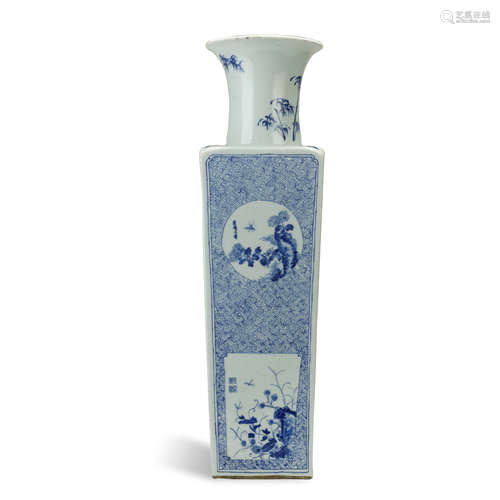 QING DYNASTY,BLUE AND WHITE GLAZED VASE