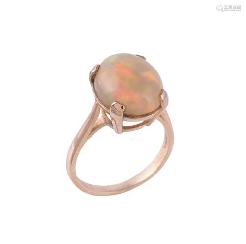 A single stone opal ring