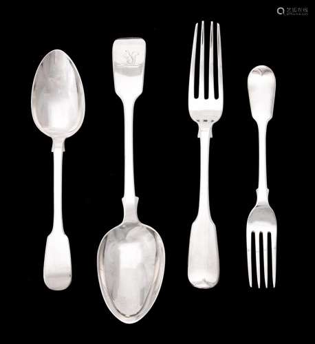 A collection of silver fiddle pattern flatware