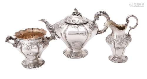 Y A William IV silver three piece lobed circular tea set by ...